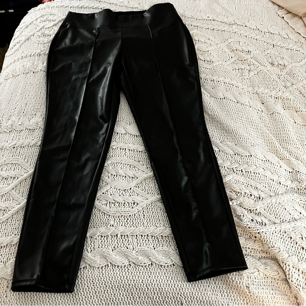 Brand new with tags Nine West women’s size L imitation leather Ponte leggings